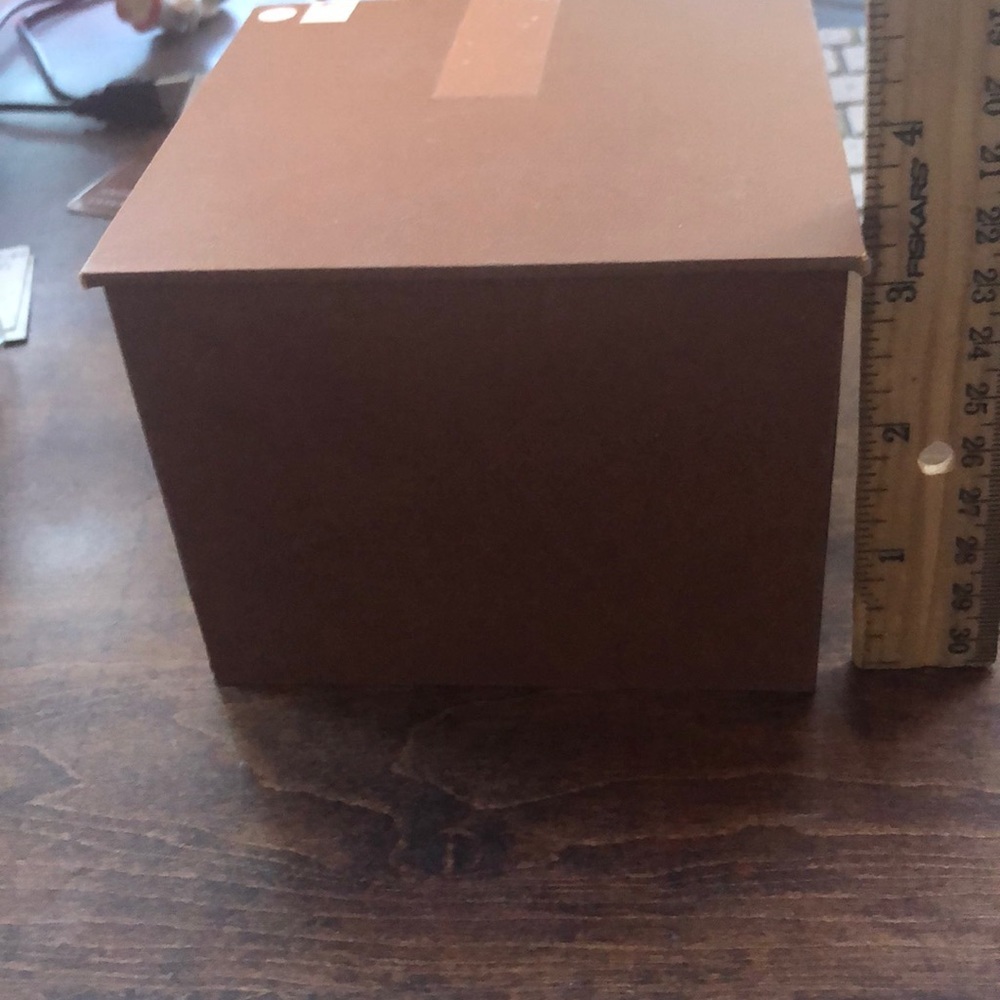 Gift box - Picture 2 of 3